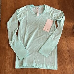 Lululemon Swiftly Tech long sleeve 2.0 size 6